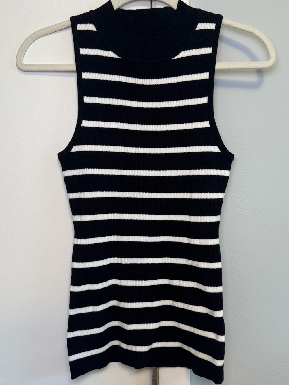 Zesica Black & White Striped sweater Knit Top